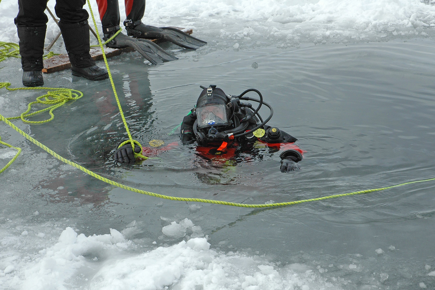 MISPE dive team member during training